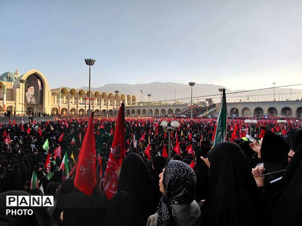 وداع با شکوه امت با قائد شهید در مصلی امام خمینی (ره)