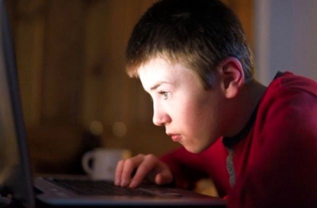 فیلم‌ها نقش برجسته‌ای در شکل‌دهی نگرش‌ها، رفتارها و ارزش‌های نوجوانان دارند