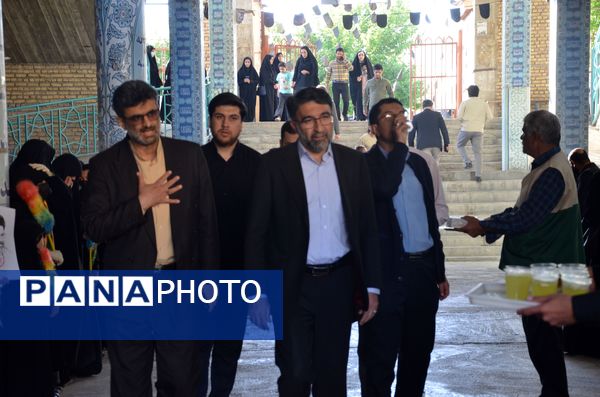 اجتماع مردم شهرکرد در مراسم یادبود سیدالشهدای خدمت