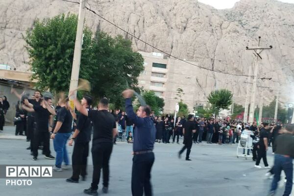 نوجوانان زرقانی؛ پرچم‌داران کوچک عزای حسینی