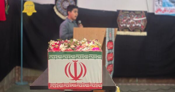 جلوه‌ای ماندگار از ارادت دانش‌آموزان بافق به شهدا