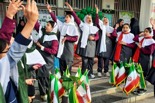 طنین زنگ استکبارستیزی در مدارس منطقه ۵ تهران به صدا در آمد