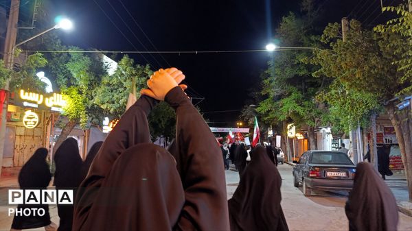 مردم فارسان با دست‌های وحدت، حامی مقاومت شدند