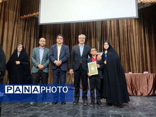 جلوه‌های معنوی اختتامیه مسابقات قرآنی دارالقرآن تسنیم کاشان