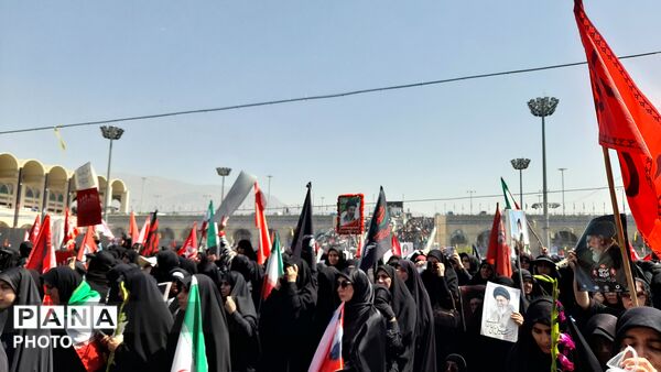 تجدید میثاق با آرمان‌های انقلاب، تهران در سوگِ رهبر شهید یکپارچه سیاه پوش شد