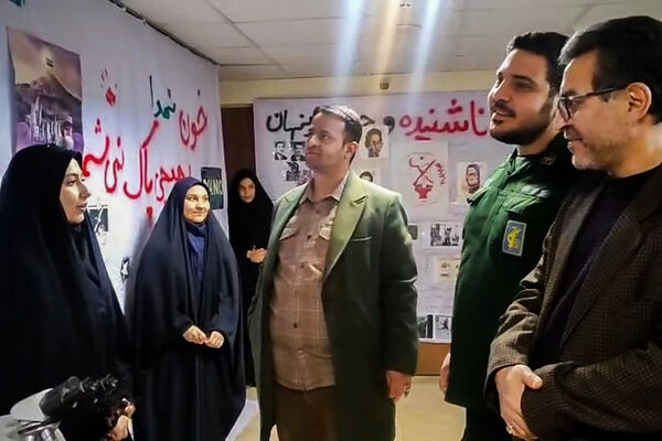  کارگاه‌های سواد اجتماعی و سیاسی و نمایشگاه انقلاب با شعار «روایت ناشنیده» در مدارس متوسطه دوم فشافویه