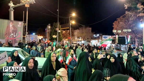 حضور پرشور مردم بجنورد در میدان شهید