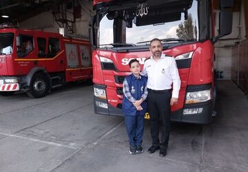 قهرمانان بی‌ادعا، یک روز در کنار آتش‌نشانان