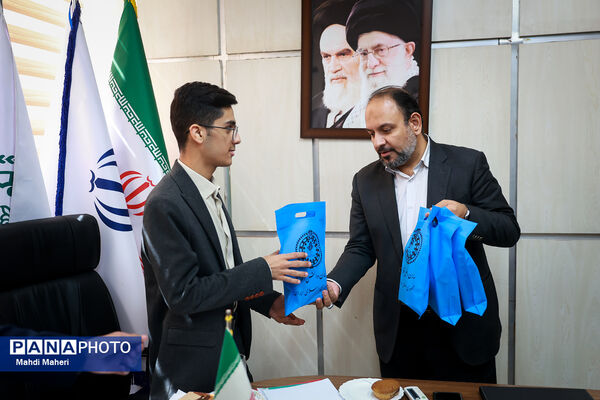نشست هیات رئیسه دوازدهمین دوره مجلس دانش‌آموزی با معاون پرورشی و فرهنگی وزیر آموزش و پرورش