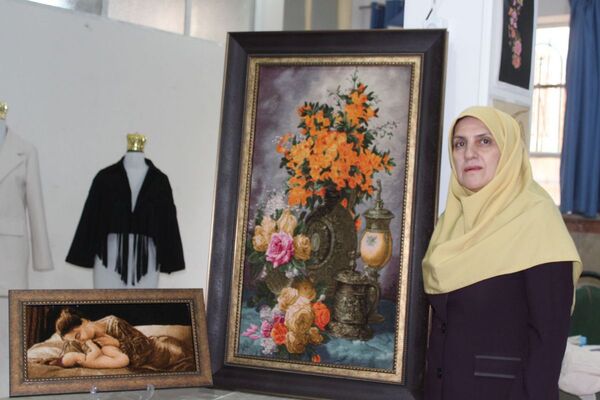 آیین افتتاحیه نمایشگاه هنری «ماها» در هنرستان شهید تاجیک بهارستان‌دو