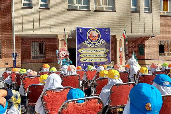 افتتاحیه پویش سلامت دهان و دندان و اجرای طرح وارنیش فلوراید در منطقه کهریزک 