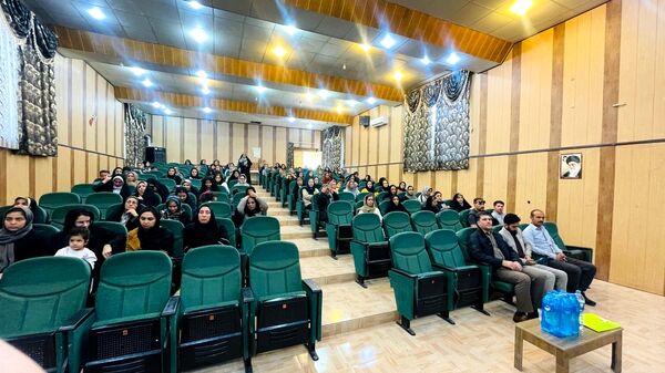 برگزاری جلسه انجمن اولیاء و مربیان دبستان معلم 