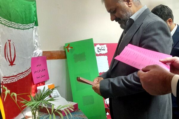 برپایی نمایشگاه طرح جابر در مدرسه حسنا بهارستان‌۲