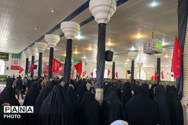 برگزاری مراسم فاتحه‌خوانی برای رهبر شهید در مصلی امام حسن مجتبی (ع)