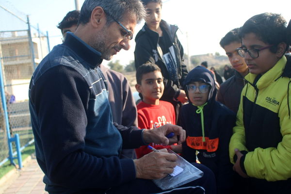 پیاده‌روی خانوادگی در روستای هلیله شهرستان بوشهر 