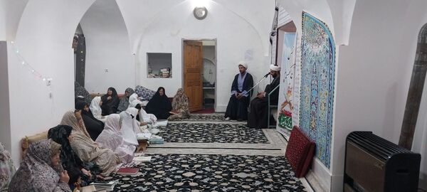 بانوان فدافن  زمزمه‌های ایمان در خلوت نورانی اعتکاف مسجد جامع