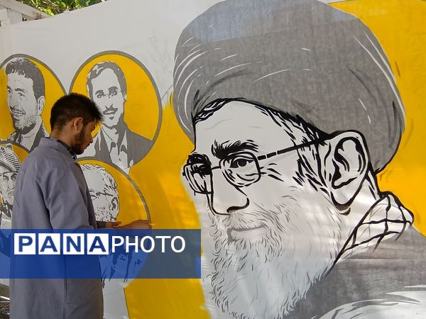 نمایشگاه نقاشی حماسه حسینی در اداره آموزش و پرورش ناحیه ۷ مشهد مقدس