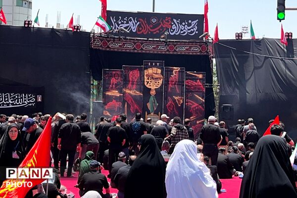 سوگواری عاشورایی در فلکه دوم تهرانپارس