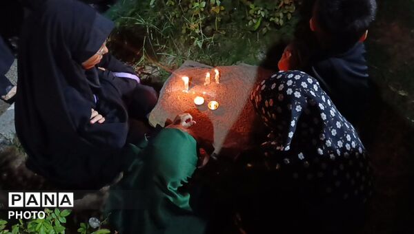  مشق شبانه سوگواران برای رهبر شهید در شام غریبان
