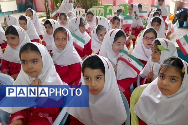 حضور پرشور کلاس اولی‌ها در جشن شکوفه های ناحیه دو شهرری 