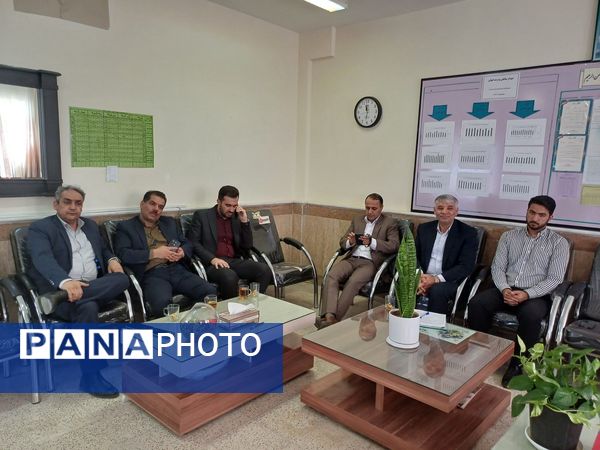 بازدید معاون آموزش متوسطه اداره‌کل آموزش و پرورش استان از مدارس شهرستان جاجرم 