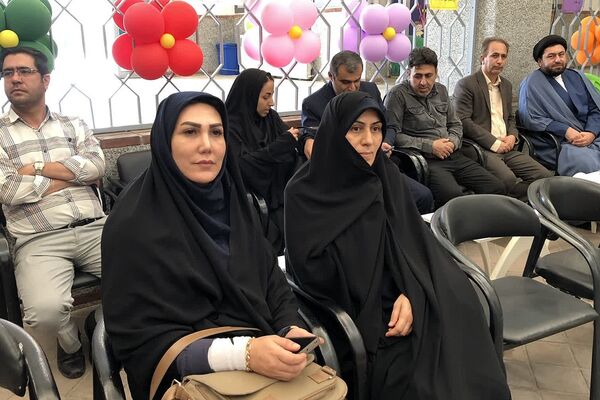 برگزاری جشن عاطفه‌ها در دبستان شاهد ام‌البنین (س) ناحیه دو شهرری 