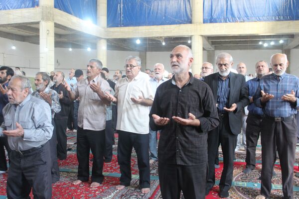 اقامه نماز جمعه در گلوگاه 