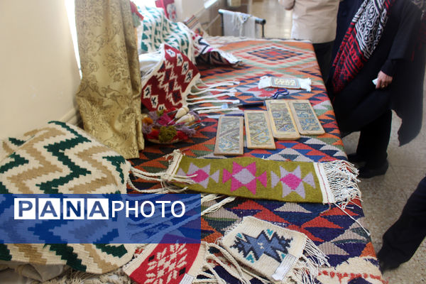 برپایی نمایشگاه هفته مشاغل در هنرستان شهید مهدی هندویان قم