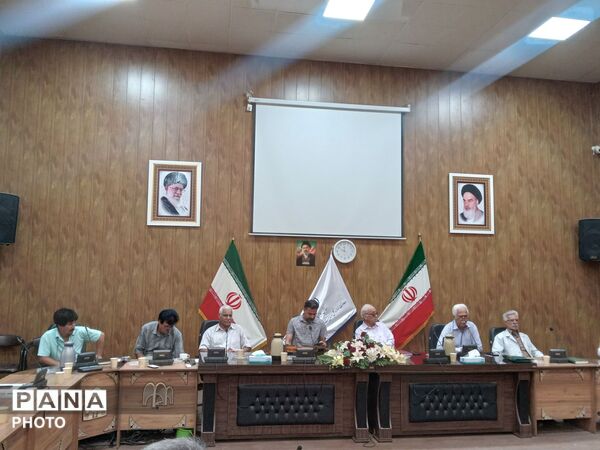 جلسات هفتگی پیشکسوتان فرهنگی در دبیرستان خیام