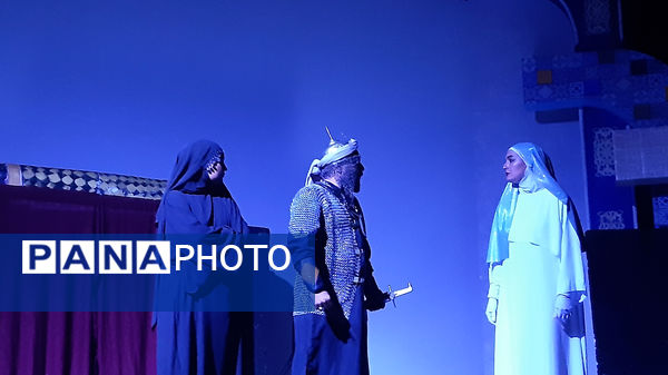 هنر تئاتر در خدمت پیام عاشورا؛ نگاهی تازه در «طلوع در محاق»