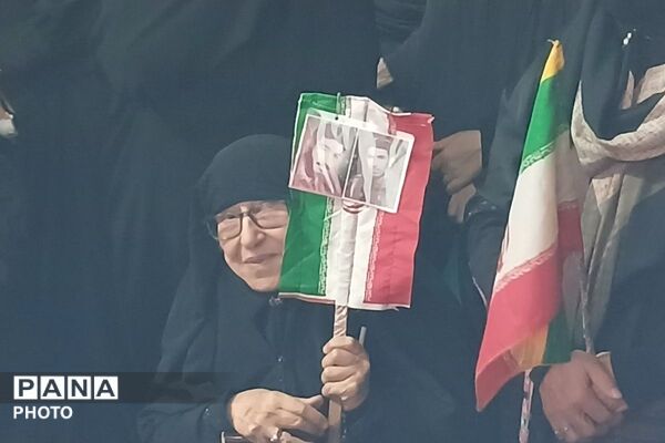 خیابان را رها نمی کنیم