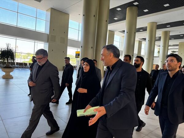 بازدید وزیر راه و شهرسازی از روند خدمات‌رسانی زائران در ایام پایانی دهه صفر