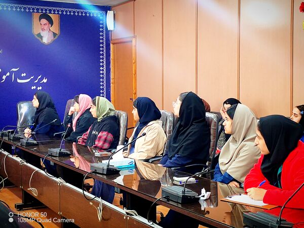 جلسه آموزشی همیار مشاوران در قائمشهر