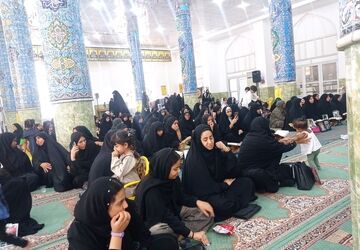 مراسم روز معلم و گرامیداشت شهدای معلم دبستان شجره طیبه در مسجد جامع میناب 