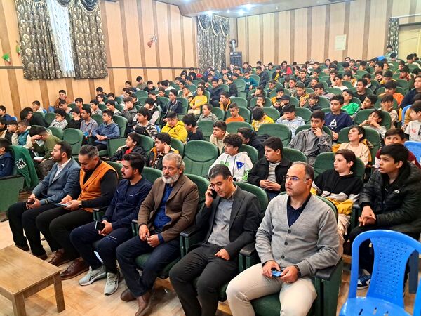 جشن روز دانش‌آموز در دبیرستان پژوهش آشخانه 