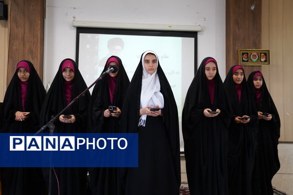 همایش استانی سپاس مربی با حضور پرشور دانش‌آموزان پیشتاز وخبرنگار پانای استان اصفهان