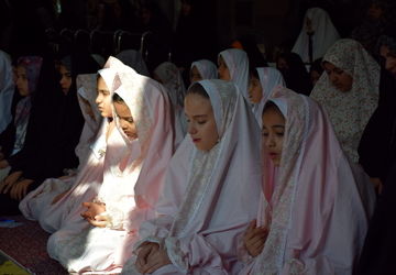 در پناه سکوت 