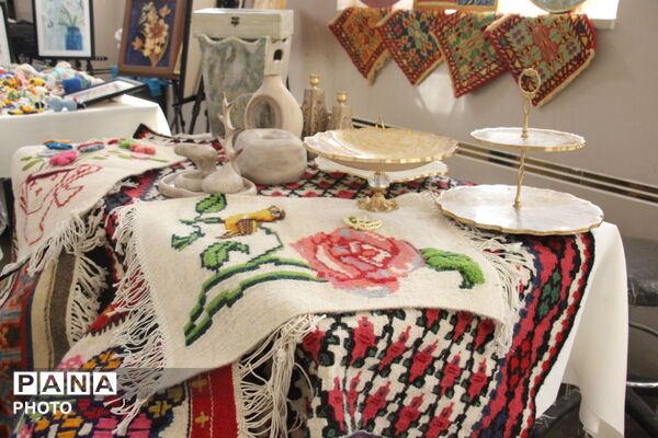 سیری در نمایشگاه دستاوردهای کانون‌های فرهنگی‌ تربیتی در آذربایجان شرقی