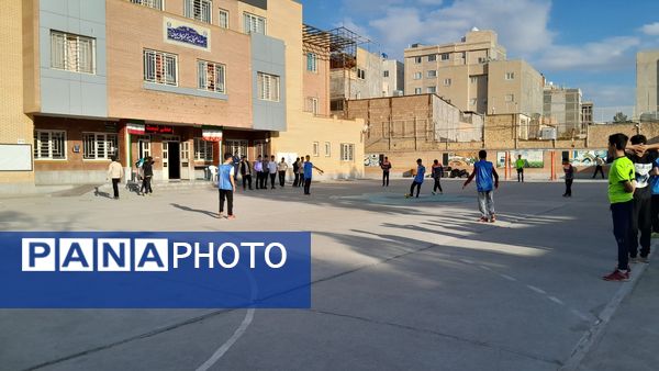 برگزاری مسابقه فوتسال بین مدرسه‌ای بین دبیرستان ابوریحان بیرونی و فرهنگیان نیشابور 