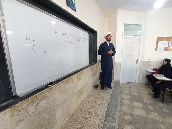 گفتمان دینی در دبیرستان دخترانه فاطمیه کاشمر