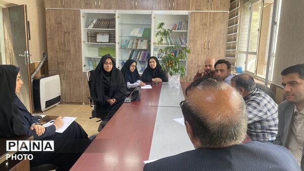 نشست هفتگی کارشناسان حوزه پرورشی تبادکان با تمرکز بر تحول در فرآیندها