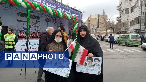 راهپیمایی ۲۲ بهمن با حضور پرشور مردم انقلابی در تهران