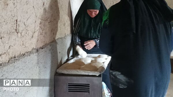 خدمت رسانی مردم شهر بار برای زائران رهبر شهید 
