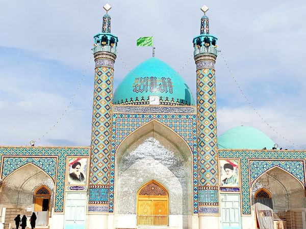 کاشمر در برگریزان پاییز