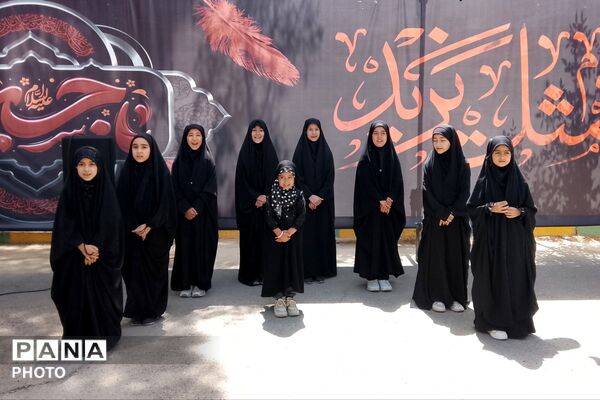 حضور خادمان امام رضا (ع) در حاشیه نماز جمعه و مراسم بدرقه رهبر شهید انقلاب