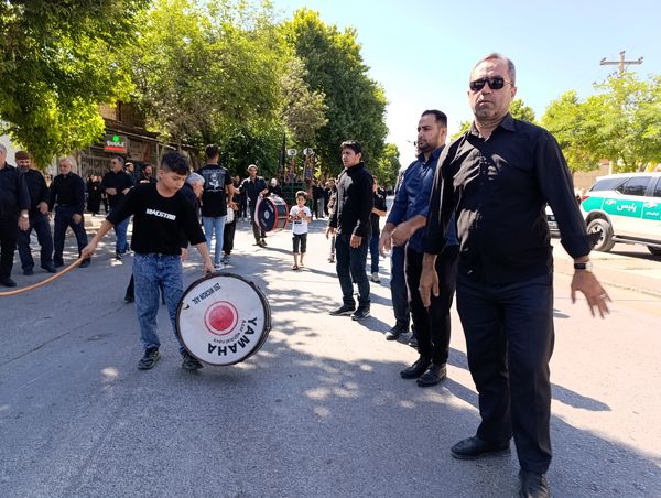 عاشورای حسینی در آشخانه و ۷۲ دیگ غذای نذری