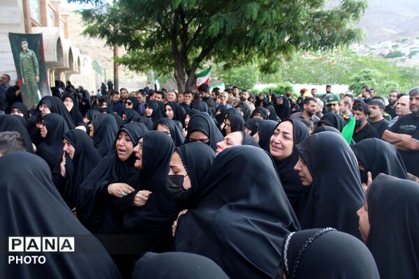 خاکسپاری دو شهید جنگ سوم در گلزار شهدای روستای فردو