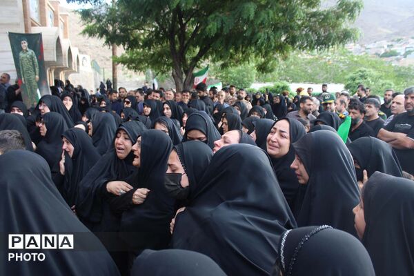 خاکسپاری دو شهید جنگ سوم در گلزار شهدای روستای فردو