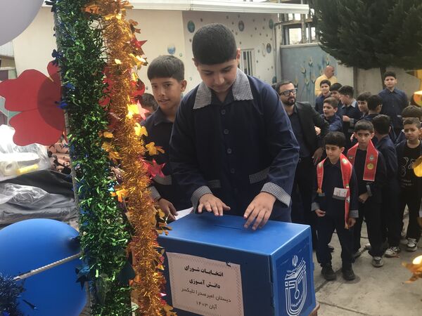 زنگ عاطفه‌ها در دبستان امیرصدرا روحی فرد پور محمودآباد 