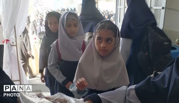 جشن آغاز سال تحصیلی در دبستان ناهید نخودی